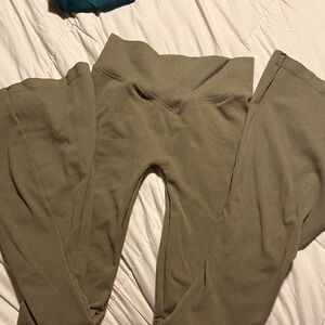 NVGTN ribbed flare leggings